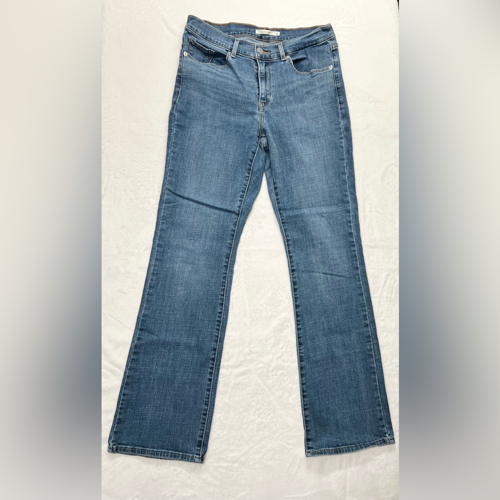 Levi’s Women’s Classic Bootcut Jeans size 8